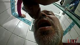 Golden shower dominates and pees on sub lony in chuva dourada