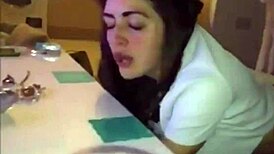 Une Belle Mère Suce Comme Une Pro En Détail