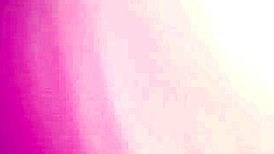 अमेरिकन हॉर्नी लड़की अपने फेवरिट डिल्डो से टेस करती है