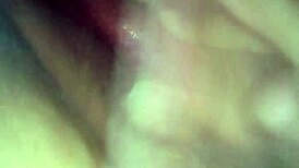 अमेरिकन हॉर्नी लड़की अपने फेवरिट डिल्डो से टेस करती है