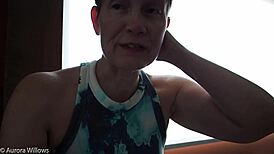 If you want to check out Aurora Willows’ hot yoga class, then join my fanclub!