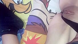 en un cuartucho me folle a la empleada de servicio le dije que me esperara alli para follarla y asi ocurrio sexo sin condon