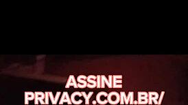 Casal Bi Novinhos Chupando e Fodendo com Desconhecidos no Glory Hole