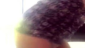 हॉट पॉर्नस्टार अपनी टiny फिगर फ्लैश करती