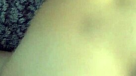 meti�ndole la verga de perrito en el culo y co�o