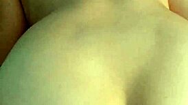 meti�ndole la verga de perrito en el culo y co�o