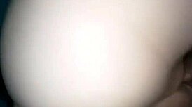 La propia puta college cabalgando y me dejaron el coño bien mojado de semen.