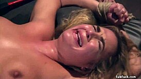 बाउंड सब डीप थ्रोट और चूत हार्ड बांग