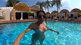 a morena wanted to give me her ass in the pool for anal fuckin!