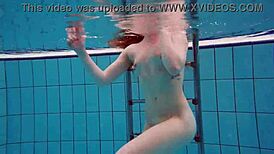 Alice bulbul shines in russian swimming pool