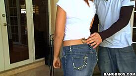 Amateur slut gets cock in her mouth