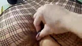 novinha linda do bundao dando a bucetinha de quatro