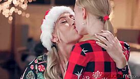 Kay lovely and braylin bailey scissoring wildly