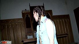 Watch the glamorous babe toy her pussy?