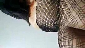 novinha linda do bundao dando a bucetinha de quatro