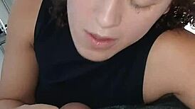 My girlfriend wakes me with a deepthroat blowjob 😍