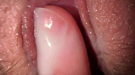 क्यूट टीन स्टेपसिस्टर पहली बार हार्ड फक हुई, क्रीमी क्लोजअप कम के साथ