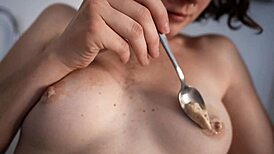 watch her masturbate that pussy with ice cream? it's so tempting