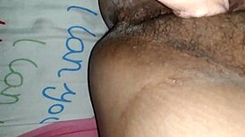 Me masturbo hasta que acabo en un explosivo orgasmo. Mi cuerpo tiembla con cada squirt.