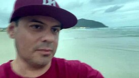 Cedo da manh� noix fazendo putaria na praia