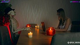 i love this halloween parody with tattooed lesbians