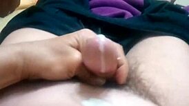 this mature slut masturbates solo, wanna see the cumshot?