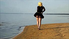 damn, i love showing off my big ass and wet pussy