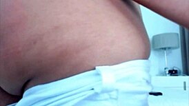 makayladivine performs on myfreecams