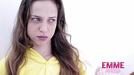 dei meu cu pro pikachu - venusss model e emme white