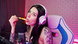 honey haze, got any asmr tricks with that ponytail?