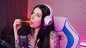 honey haze, got any asmr tricks with that ponytail?