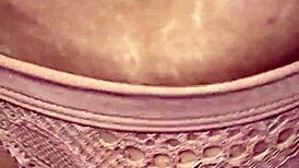 dame m�s, the lady in the story who asks for more in a simple tale of everyday requests