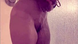 Lissa Lakes Come Watch Me Shower