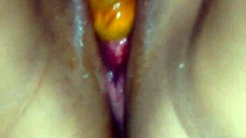 I watch mi novia try her first dildo