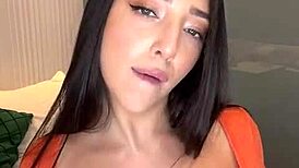 Lis Safadinha Shows Off Her Natural Tits for Fans on WEBCAM