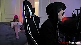 Gaming stepbro gives his joystick to kenzie madison in fantasy fetish