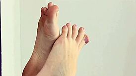 Fellow Boldly Pisses Hard on Her Face During Intense Sucking