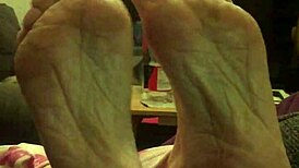 Explore on webcam the erotic world of female feet and soles