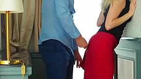 बॉस ने होटल रूम में मुझे हार्ड लिया