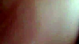 Vanesa Undressing in the Park