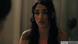 लैटिना टीन 18+ बीएफएफ के स्टीपब्रदर से वाइल्ड सेशन में हार्ड फक हुई