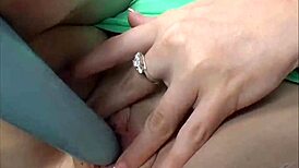 Leihla Leionni masturbatin with utility knif in castin