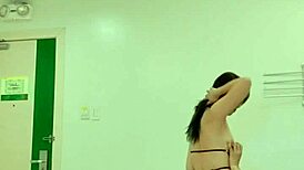 i love the pinay milf and college student scissoring and licking pussies