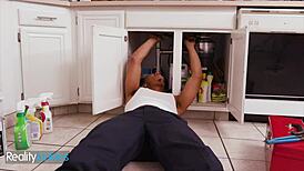 sexy plumber ricky getting seduced by ornella's body in reality