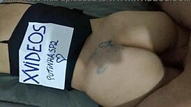 Gostosa gemendo na rola grossa