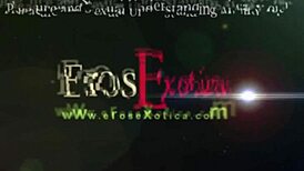 I give an erotic massage to my lover's oiled pussy