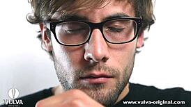 i can't stop staring at that sexy ass girl dancing with her cunt