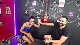 Ninfetinha Pansexual Sits Nicely On Dick For Orgasm 😍