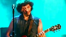 Cinnamon performs rock n roll live on the road