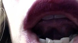 Webcam Slut Shows Off Sexy Hardcore Play